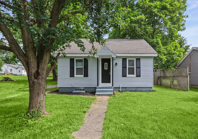 Homes for sale in Salem, IL | 506 E Elm St, Salem, IL 62881 | MLS# 12690112