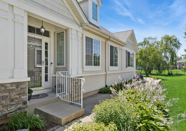 2nd image of 1074 Hampton Ln, Yorkville, IL 60560 | MLS# 12690142