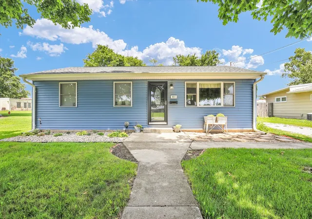 Homes for sale in Tuscola, IL | 906 E Daggy St, Tuscola, IL 61953 | MLS# 12690144