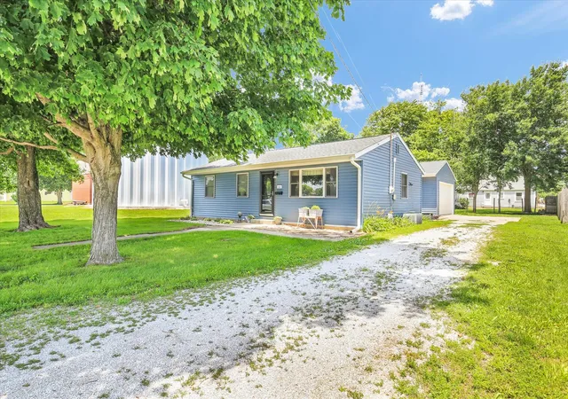 Homes for sale in Tuscola, IL | 906 E Daggy St, Tuscola, IL 61953 | MLS# 12690144