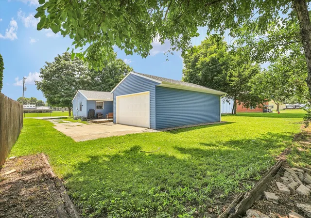 Homes for sale in Tuscola, IL | 906 E Daggy St, Tuscola, IL 61953 | MLS# 12690144