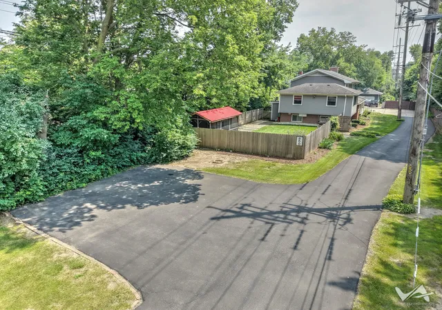 2nd image of 850 W Fabyan Pkwy, Batavia, IL 60510 | MLS# 12690163