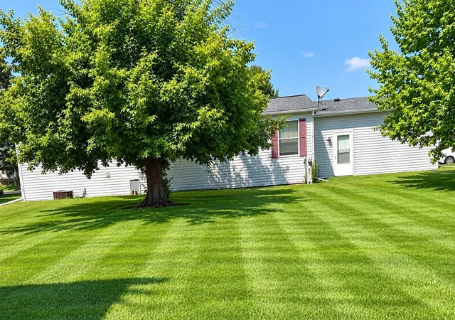 Photo 2 of Manufactured home for sale at 459 Meadowlark Cir, Sandwich, IL 60548 | MLS# 12690188 | Listing updated on 2026-09-06