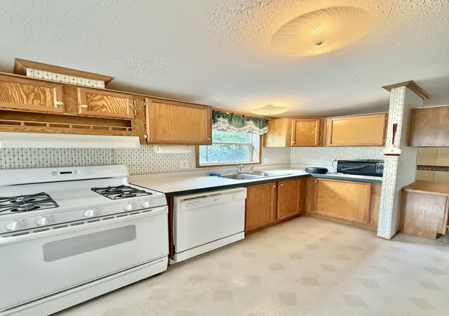 Photo 4 of Manufactured home for sale at 459 Meadowlark Cir, Sandwich, IL 60548 | MLS# 12690188 | Listing updated on 2026-09-06