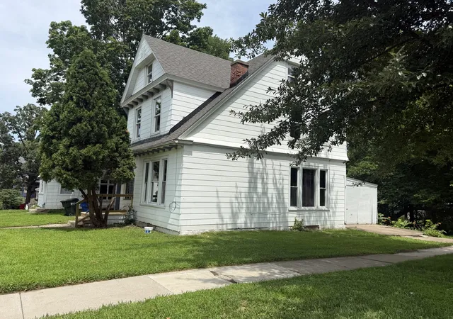 Single family home for sale at 1603 Arlington Ave, Davenport, IA 52803 | MLS# 12690190