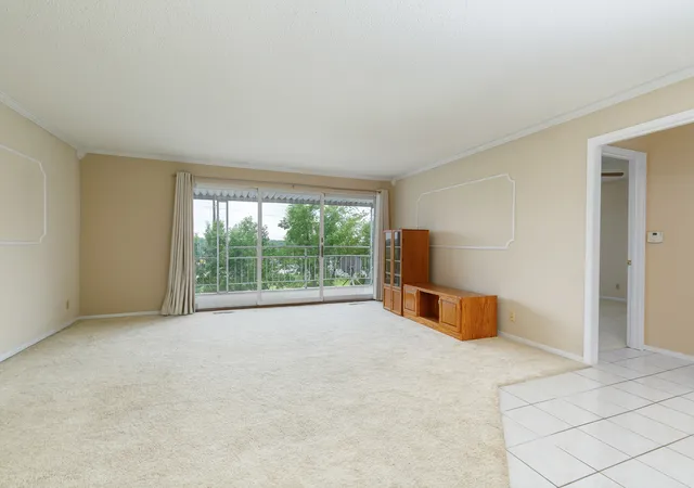 Homes for sale in Moline, IL | 3721 35th St #4, Moline, IL 61265 | MLS# 12690256