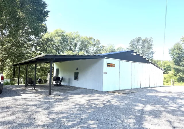 2nd image of 5704 Marion Rd, Metropolis, IL 62960 | MLS# 12690261