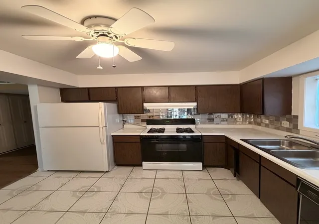 4th image of 820 Sandra Dr #2C, University Park, IL 60484 | MLS# 12690266