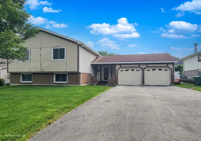 Photo 1 of Single family home for sale at 1605 S Main St, Lombard, IL 60148 | MLS# 12690270 | Listing updated on 2026-09-14
