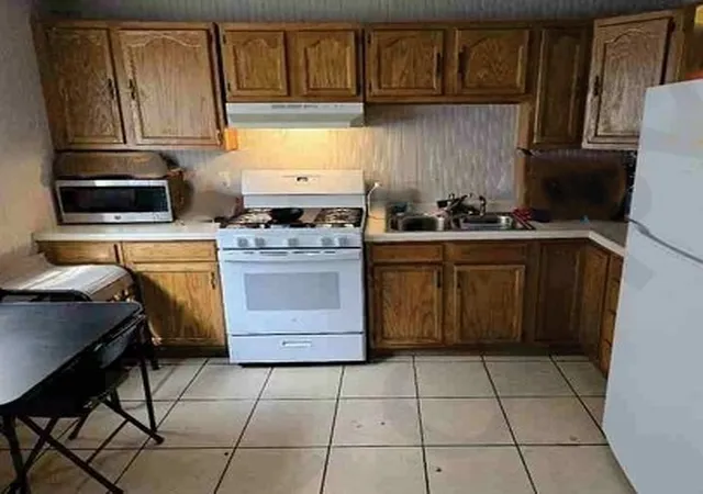 4th image of 1710 E English St, Danville, IL 61832 | MLS# 12690282