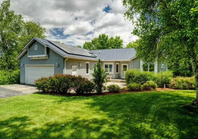 Homes for sale in Lanark, IL | 26 48 Norwood Dr, Lanark, IL 61046 | MLS# 12690287