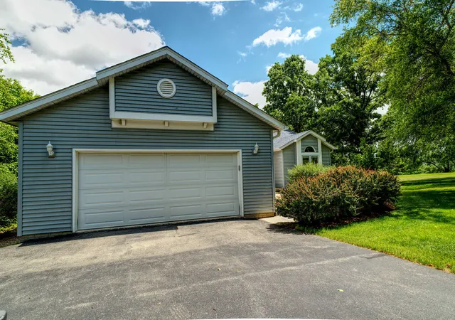 Homes for sale in Lanark, IL | 26 48 Norwood Dr, Lanark, IL 61046 | MLS# 12690287