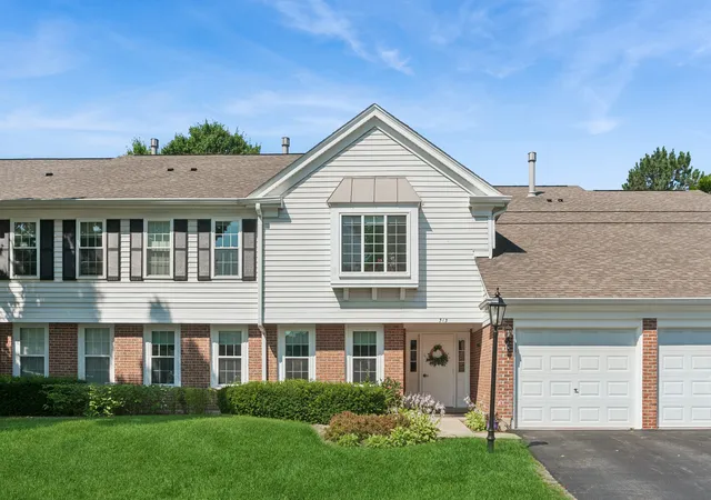 Homes for sale in Prospect Heights, IL | 513 Kingsmill Ln #C, Prospect Heights, IL 60070 | MLS# 12690300