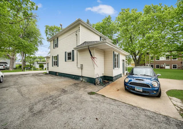 Homes for sale in Bourbonnais, IL | 5172 E Center St, Bourbonnais, IL 60914 | MLS# 12690319