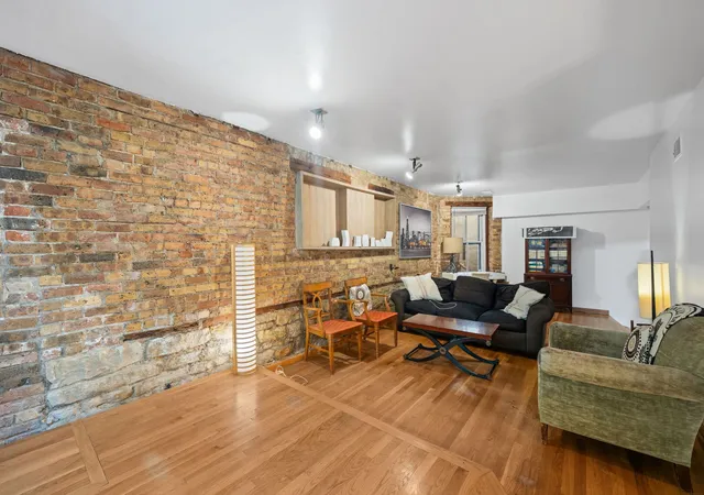 Homes for sale in Chicago, IL | 350 W Dickens Ave #G, Chicago, IL 60614 | MLS# 12690321
