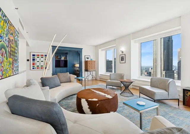 3rd image of 161 E Chicago Ave, Chicago, IL 60611
