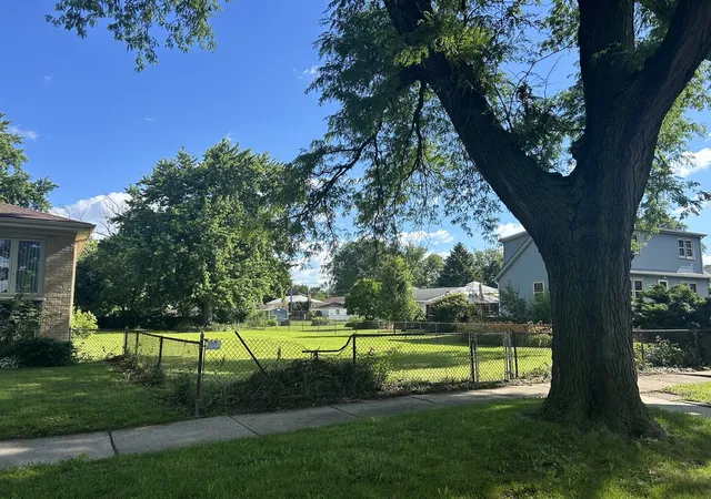 15th image of 8326 45th Pl, Lyons, IL 60534 | MLS# 12690337