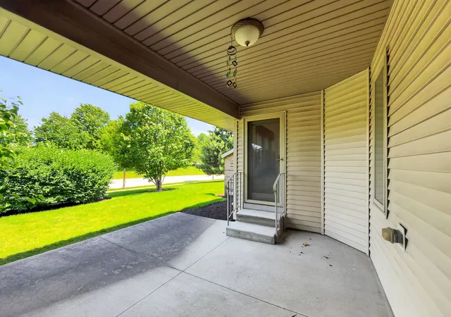 Homes for sale in Dekalb, IL | 533 Brant Cir #533, Dekalb, IL 60115 | MLS# 12690352
