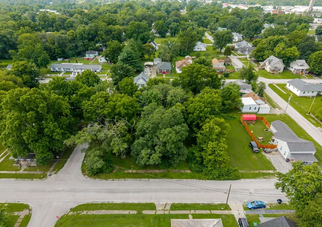 Homes for sale in Salem, IL | 307 E Church St, Salem, IL 62881 | MLS# 12690368