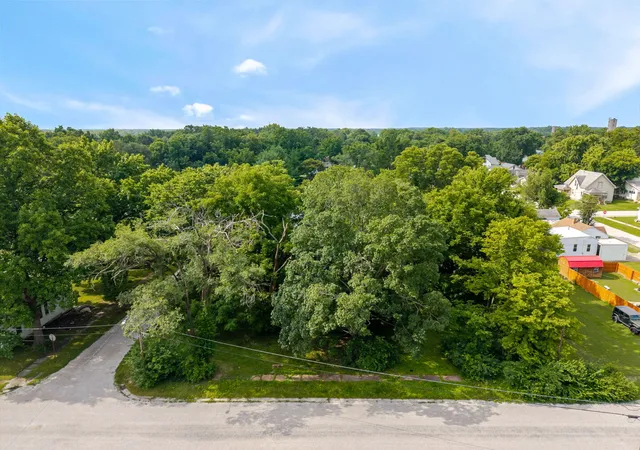 Homes for sale in Salem, IL | 307 E Church St, Salem, IL 62881 | MLS# 12690368