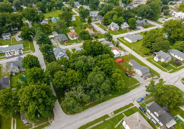 Homes for sale in Salem, IL | 307 E Church St, Salem, IL 62881 | MLS# 12690368