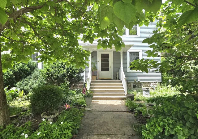 3rd image of 138 Hickory St, Frankfort, IL 60423 | MLS# 12690370