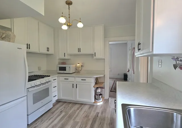 5th image of 138 Hickory St, Frankfort, IL 60423 | MLS# 12690370