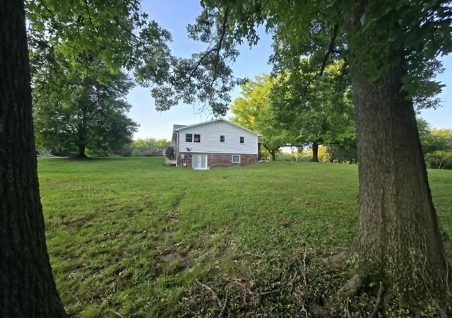 Homes for sale in Mt Vernon, IL | 15680 N Cooks Dr, Mt Vernon, IL 62864 | MLS# 12690376