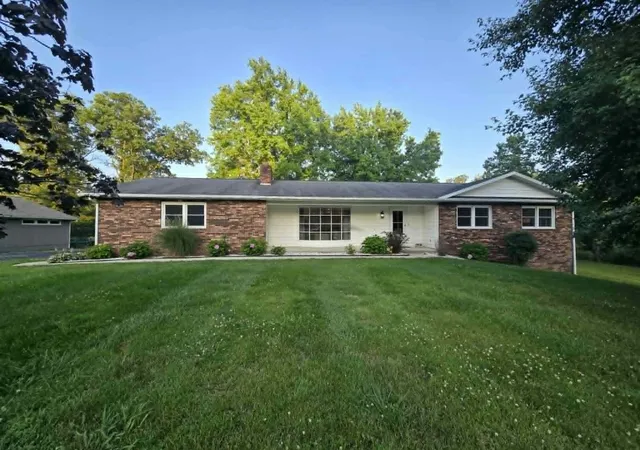 Homes for sale in Mt Vernon, IL | 15680 N Cooks Dr, Mt Vernon, IL 62864 | MLS# 12690376