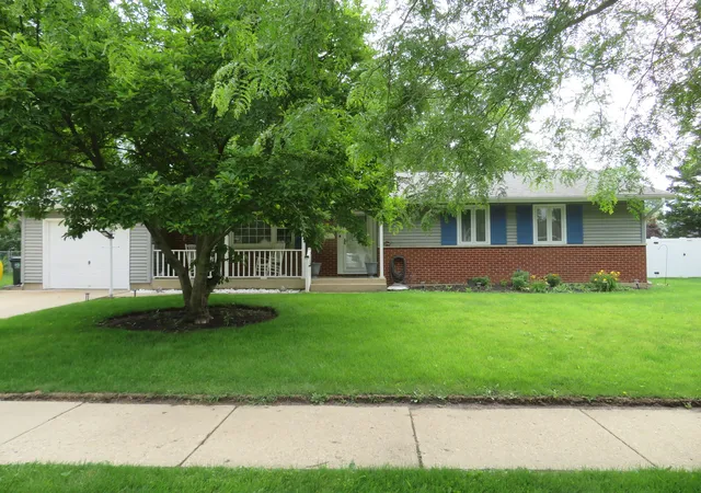 Homes for sale in Palatine, IL | 237 N Babcock Dr, Palatine, IL 60074 | MLS# 12690386