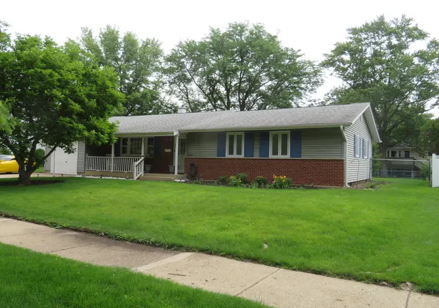 Homes for sale in Palatine, IL | 237 N Babcock Dr, Palatine, IL 60074 | MLS# 12690386