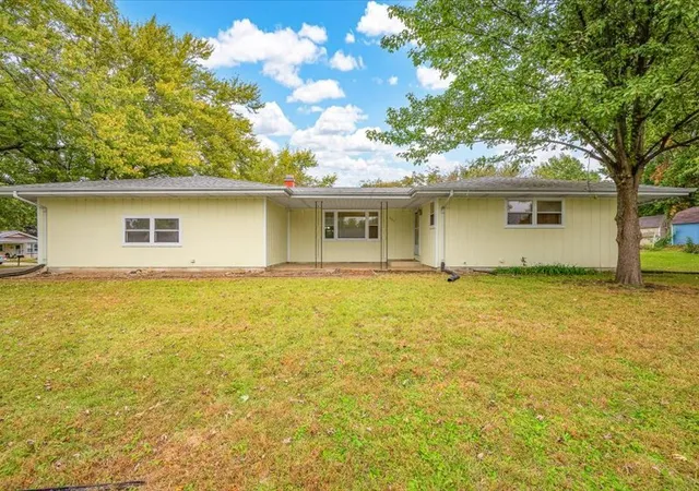 Photo 2 of Single family home for sale at 603 Kenneth St, Heyworth, IL 61745 | MLS# 12690407 | Listing updated on 2026-10-20