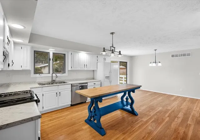 Photo 3 of Single family home for sale at 603 Kenneth St, Heyworth, IL 61745 | MLS# 12690407 | Listing updated on 2026-10-24