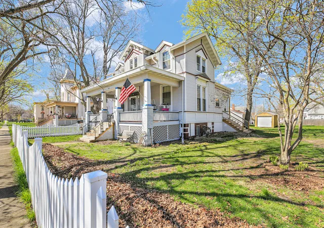Photo 1 of Single family home for sale at 343 W Center St, Paxton, IL 60957 | MLS# 12690412 | Listing updated on 2026-09-14