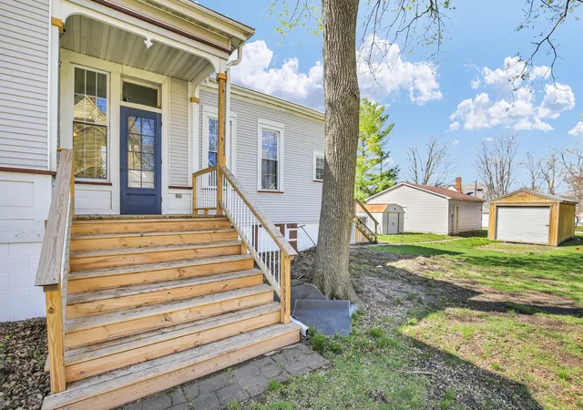 Photo 4 of Single family home for sale at 343 W Center St, Paxton, IL 60957 | MLS# 12690412 | Listing updated on 2026-09-14