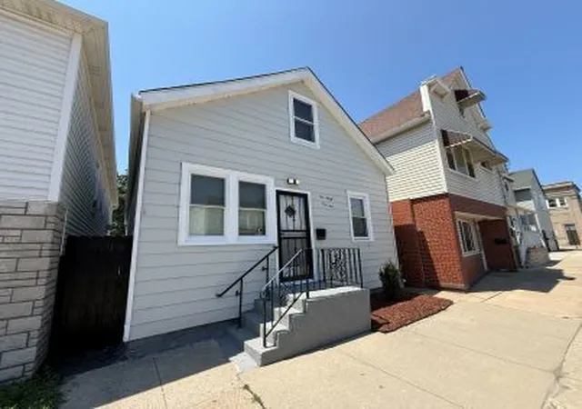 Homes for sale in Chicago, IL | 13410 S Brandon Ave, Chicago, IL 60633 | MLS# 12690430