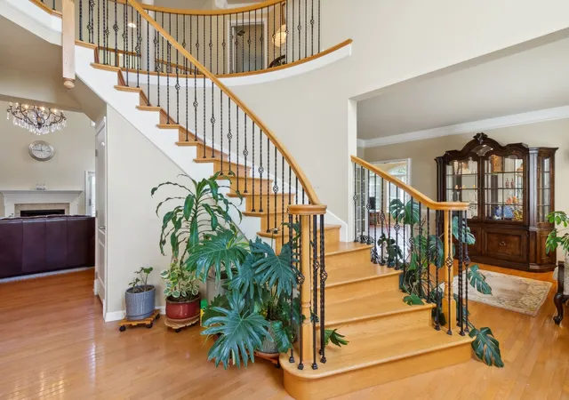 Photo 3 of Single family home for sale at 391 Lake Run Ln, North Aurora, IL 60542 | MLS# 12690444 | Listing updated on 2026-10-02