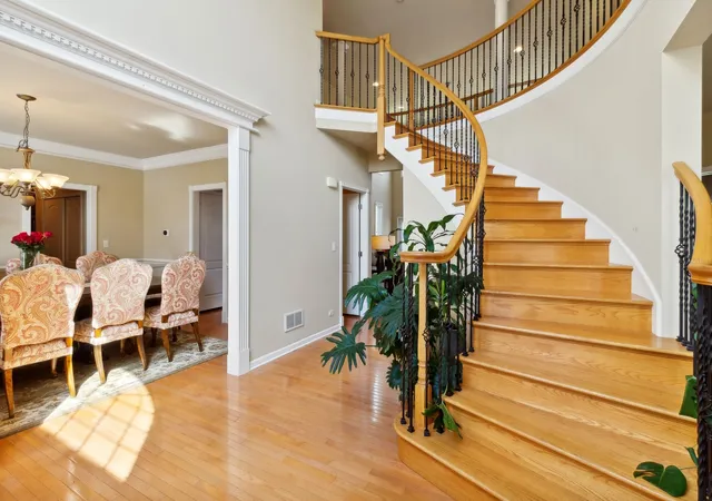 Photo 3 of Single family home for sale at 391 Lake Run Ln, North Aurora, IL 60542 | MLS# 12690444 | Listing updated on 2026-10-07