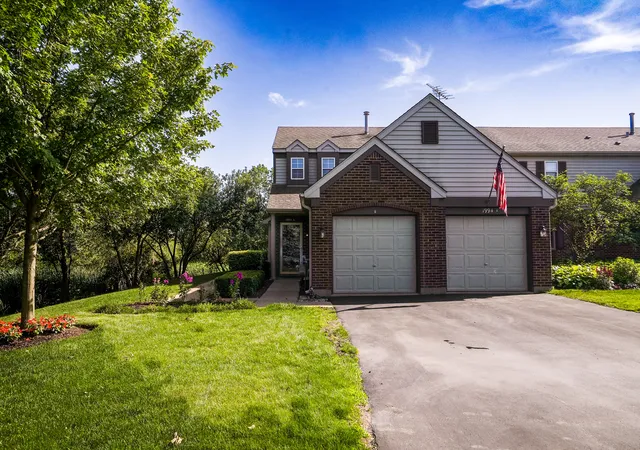 Homes for sale in Schaumburg, IL | 1994 Gary Ct #B, Schaumburg, IL 60193 | MLS# 12690450