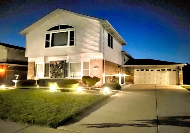1st image of 16967 82nd Ave, Tinley Park, IL 60477 | MLS# 12690451