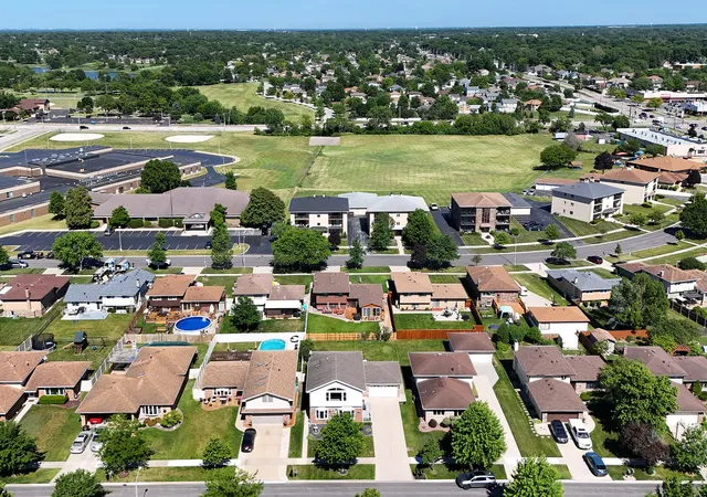 49th image of 16967 82nd Ave, Tinley Park, IL 60477 | MLS# 12690451