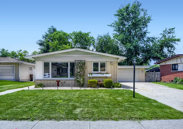 1st image of 510 N Park Dr, Glenwood, IL 60425 | MLS# 12690488