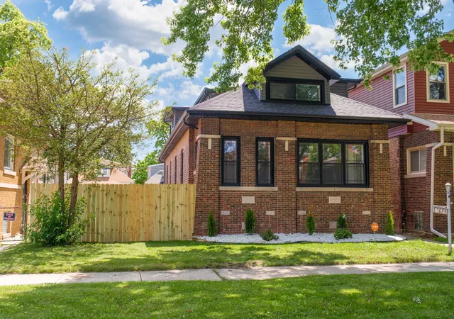 Homes for sale in Chicago, IL | 7625 S Clyde Ave, Chicago, IL 60649 | MLS# 12690496
