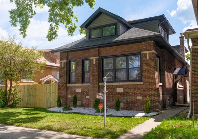 Homes for sale in Chicago, IL | 7625 S Clyde Ave, Chicago, IL 60649 | MLS# 12690496