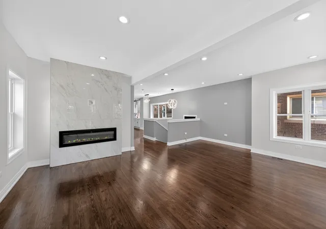 Homes for sale in Chicago, IL | 7625 S Clyde Ave, Chicago, IL 60649 | MLS# 12690496
