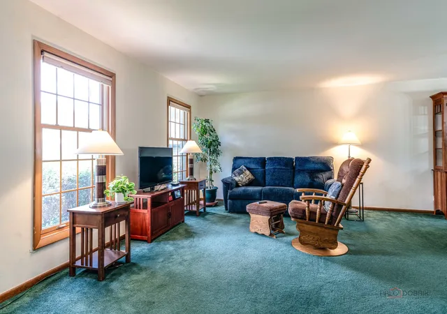 Homes for sale in Schaumburg, IL | 820 Long Meadow Dr, Schaumburg, IL 60193 | MLS# 12690499