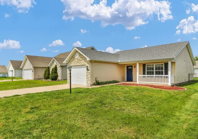 2nd image of 706 Corey Ln, Champaign, IL 61822 | MLS# 12690503