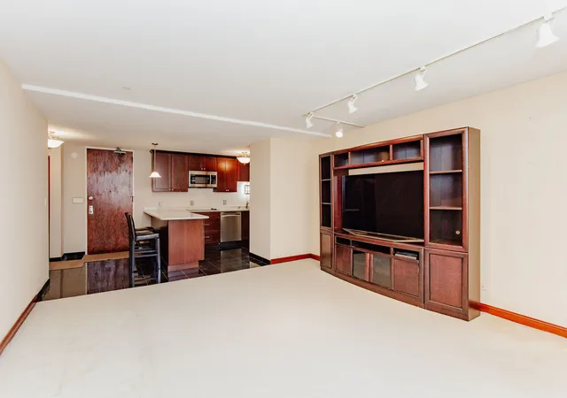 3rd image of 233 E Erie St #1305, Chicago, IL 60611 | MLS# 12690535
