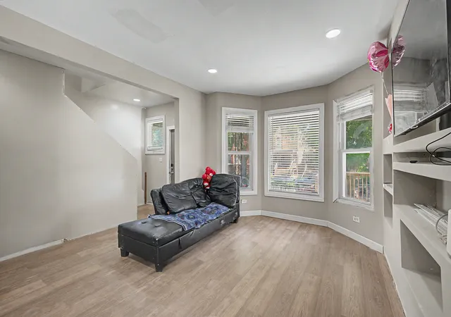3rd image of 848 N Lawler Ave, Chicago, IL 60651 | MLS# 12690545