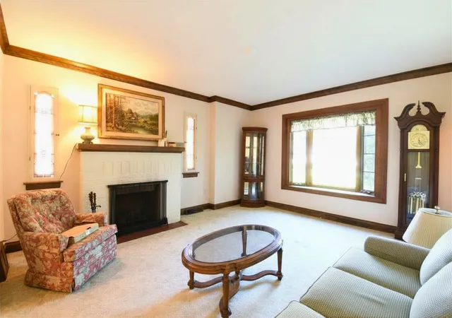 Photo 4 of Single family home for sale at 8502 Parkview Ave, Brookfield, IL 60513 | MLS# 12690548 | Listing updated on 2026-08-24